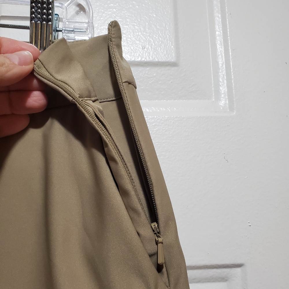 Nike Golf Dry-Fit Athletic Skirt / Shorts Khaki Tan Size 8 - Picture 4 of 8